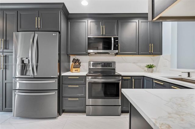 1524 Gabriel St, Hollywood, FL 33020