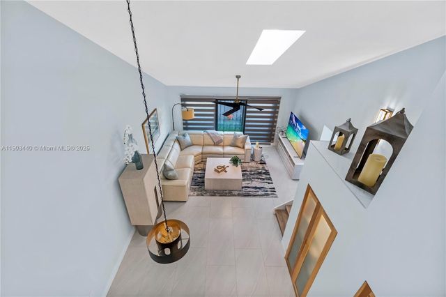 1524 Gabriel St, Hollywood, FL 33020