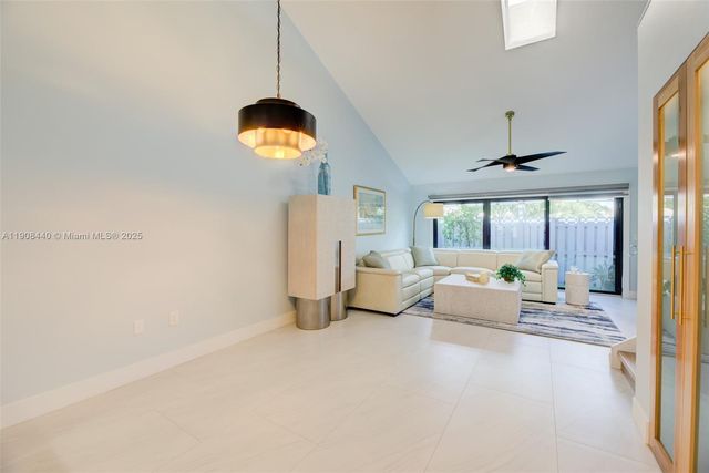 1524 Gabriel St, Hollywood, FL 33020