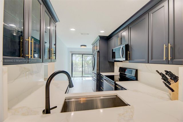 1524 Gabriel St, Hollywood, FL 33020