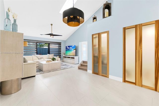 1524 Gabriel St, Hollywood, FL 33020