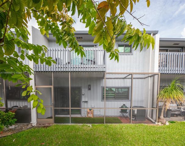 1524 Gabriel St, Hollywood, FL 33020