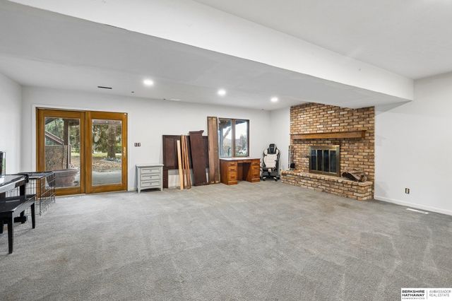 11819 Jefferson Plaza, Omaha, NE 68137