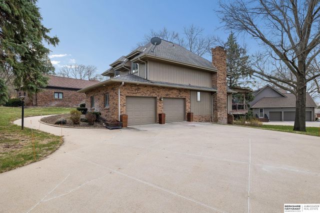 11819 Jefferson Plaza, Omaha, NE 68137
