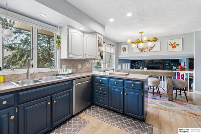 11819 Jefferson Plaza, Omaha, NE 68137