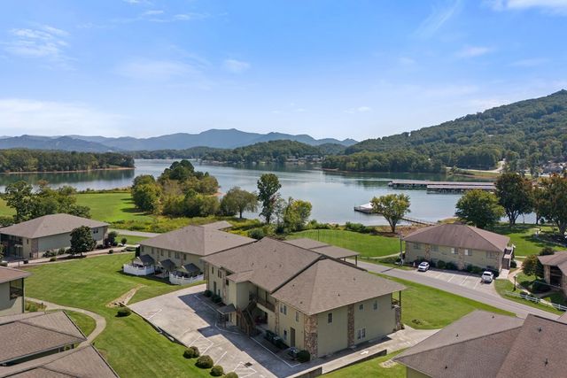 1649 C Lakeview Dr, Young Harris, GA 30582
