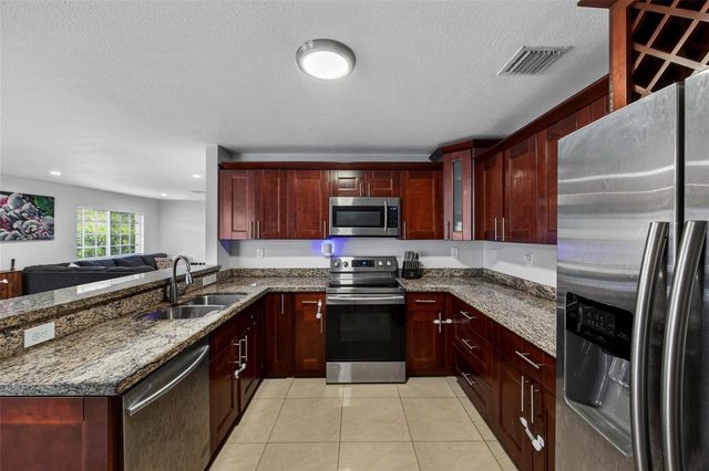348 NW 40th Court, Oakland Park, FL 33309