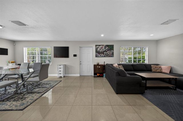 348 NW 40th Court, Oakland Park, FL 33309