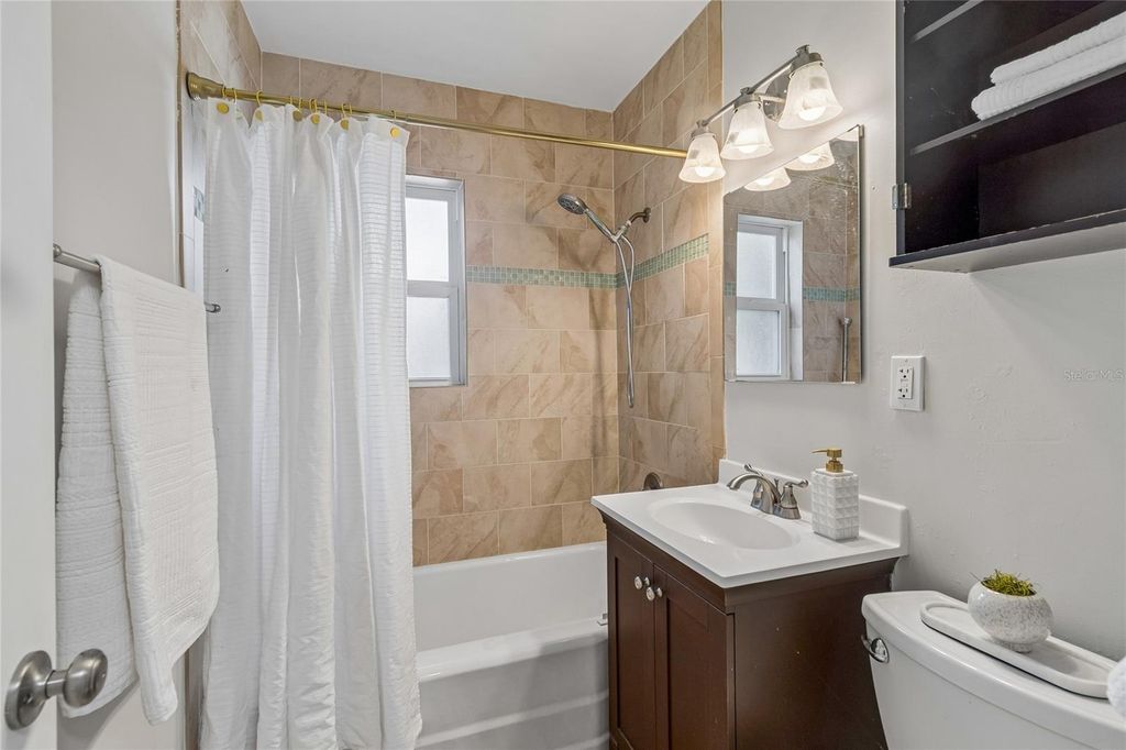 Image 14 of property listing at 4001 W ROGERS AVENUE, Tampa, FL 33611