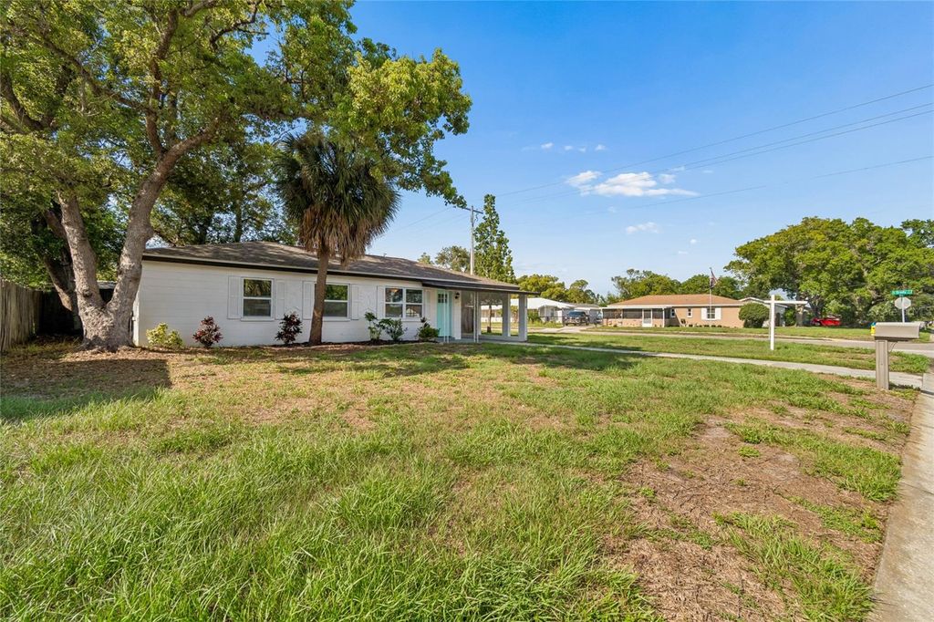 Image 20 of property listing at 4001 W ROGERS AVENUE, Tampa, FL 33611