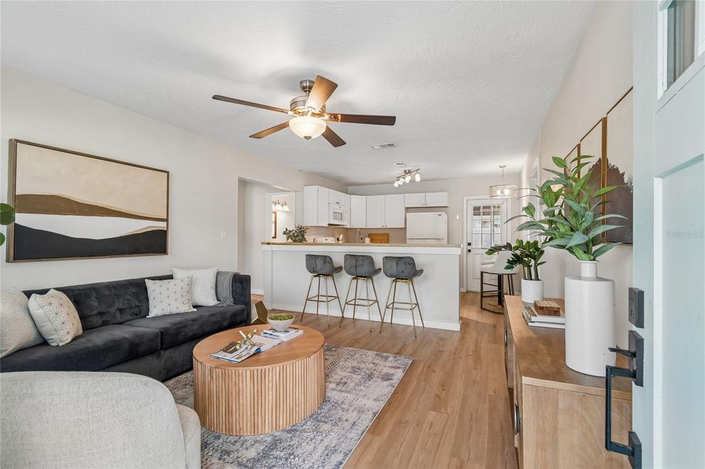 Image 3 of property listing at 4001 W ROGERS AVENUE, Tampa, FL 33611