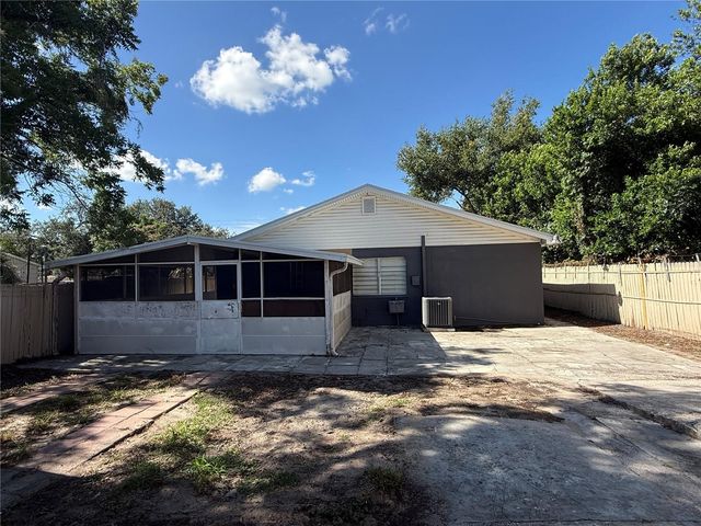 1111 E OKALOOSA AVENUE, Tampa, FL 33604