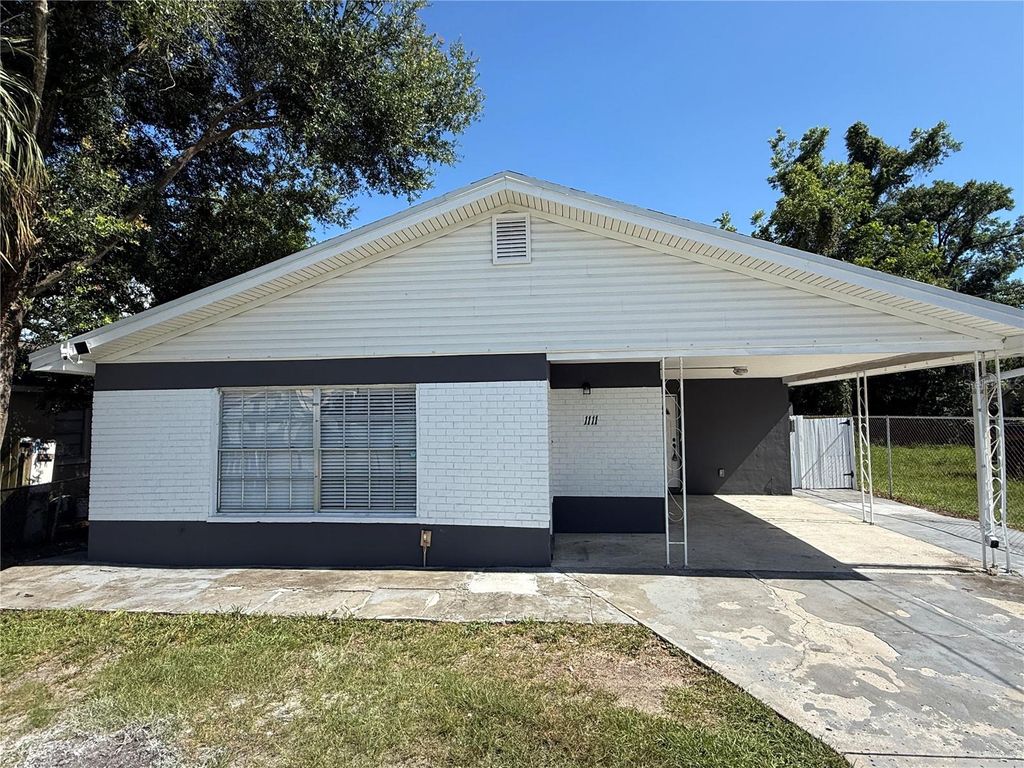 1111 E OKALOOSA AVENUE, Tampa, FL 33604