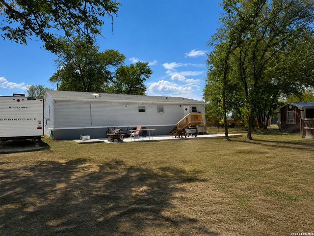 22950 Fawn Trail, Elmendorf, TX 78112