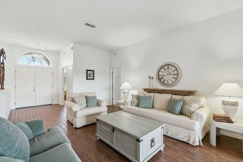 Image 15 of property listing at 10616 OLD GROVE ROAD, Clermont, FL 34711