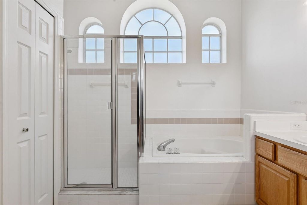 Image 26 of property listing at 10616 OLD GROVE ROAD, Clermont, FL 34711