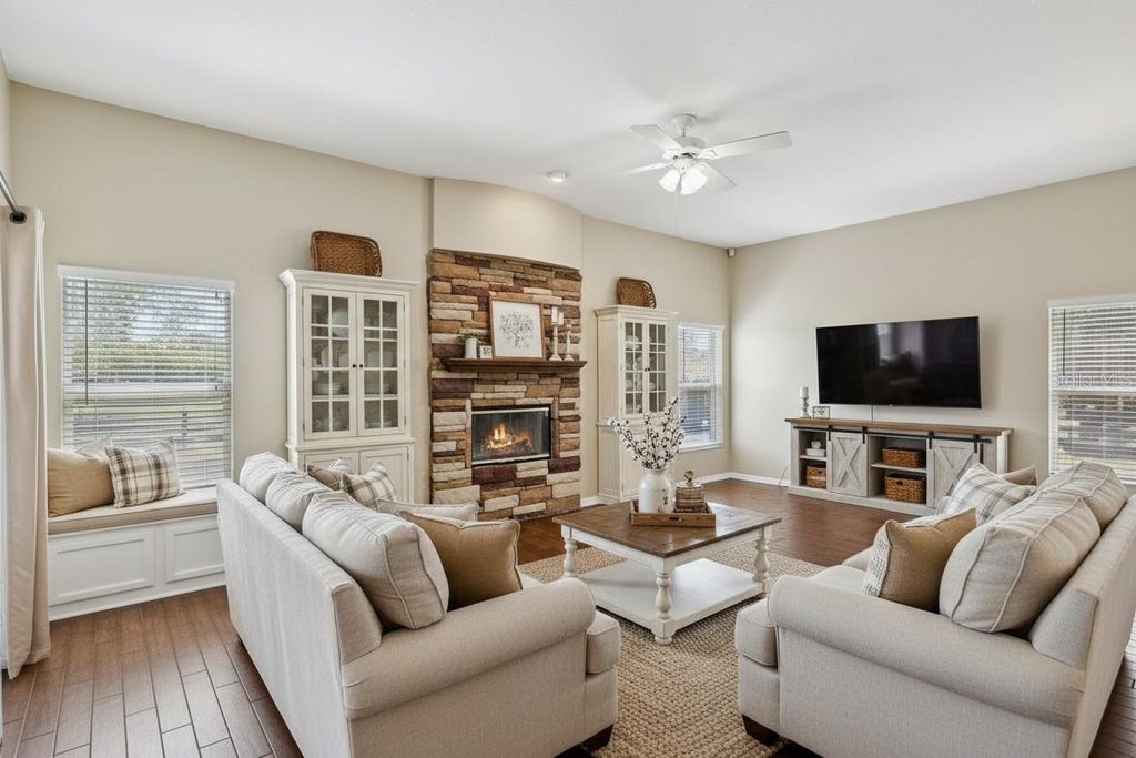 Image 32 of property listing at 10616 OLD GROVE ROAD, Clermont, FL 34711