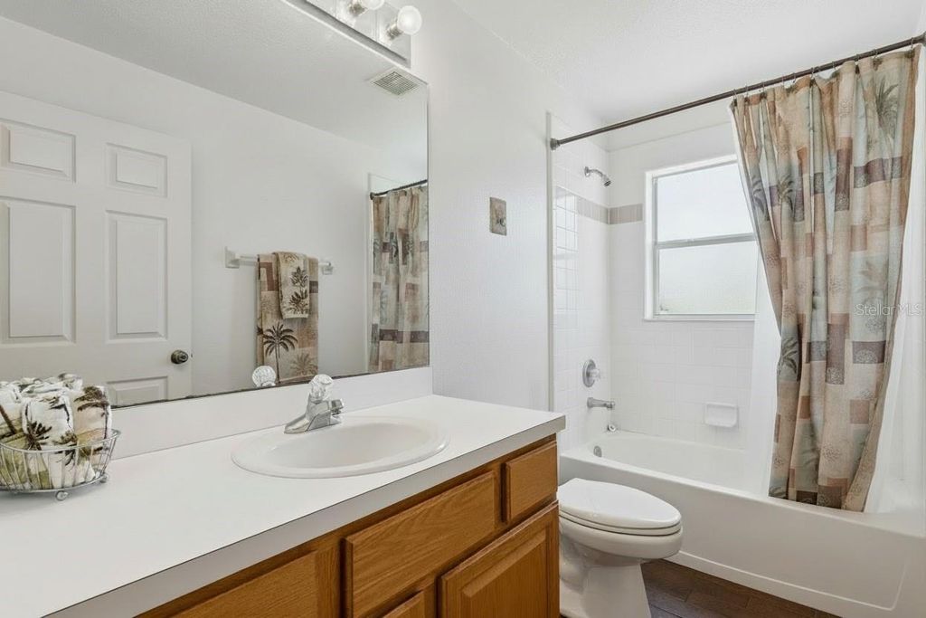 Image 36 of property listing at 10616 OLD GROVE ROAD, Clermont, FL 34711