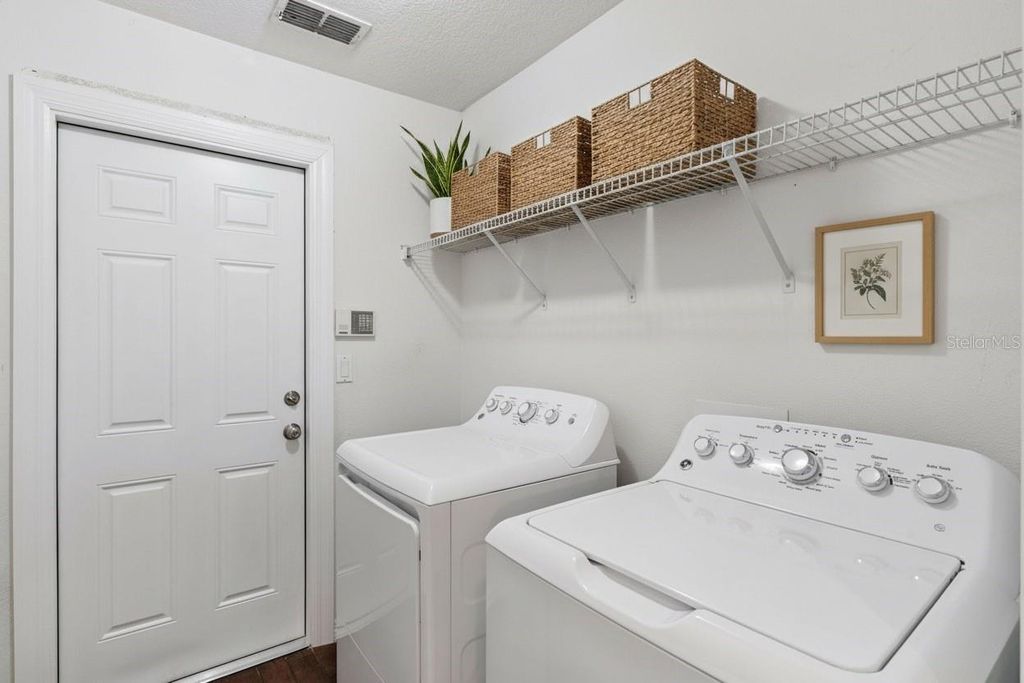 Image 40 of property listing at 10616 OLD GROVE ROAD, Clermont, FL 34711