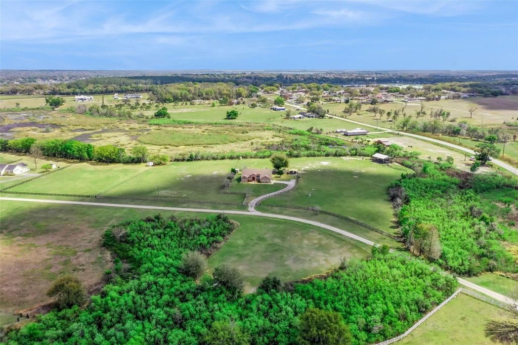 Image 43 of property listing at 10616 OLD GROVE ROAD, Clermont, FL 34711