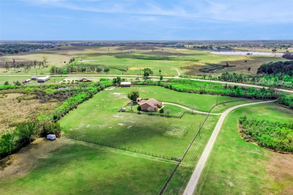 Image 45 of property listing at 10616 OLD GROVE ROAD, Clermont, FL 34711