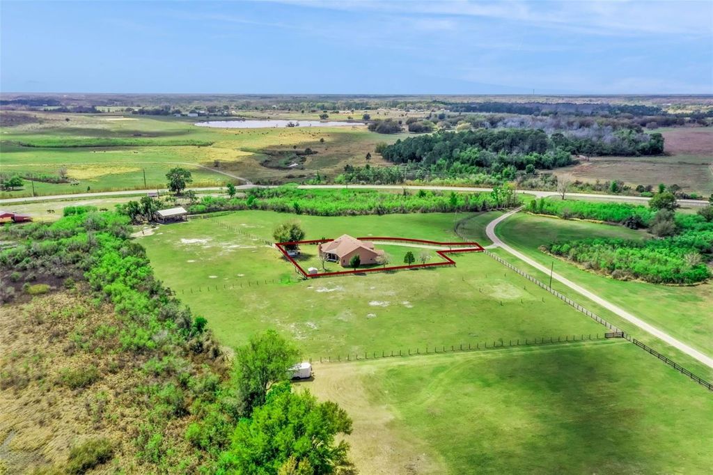 Image 47 of property listing at 10616 OLD GROVE ROAD, Clermont, FL 34711