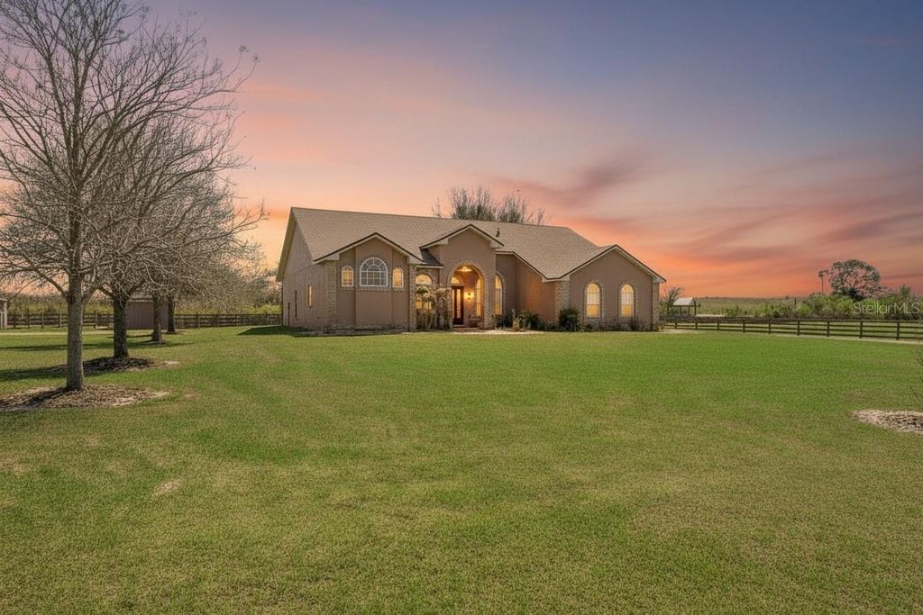 Image 59 of property listing at 10616 OLD GROVE ROAD, Clermont, FL 34711