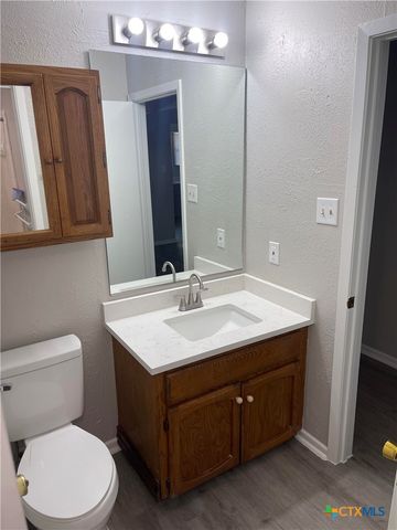 1312 S Mesquite Avenue, New Braunfels, TX 78130