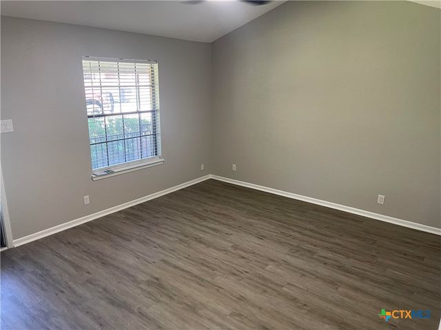 1312 S Mesquite Avenue, New Braunfels, TX 78130