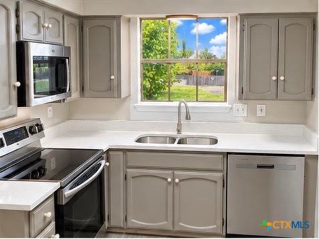 1312 S Mesquite Avenue, New Braunfels, TX 78130