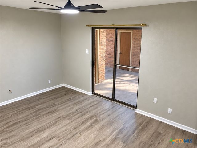 1312 S Mesquite Avenue, New Braunfels, TX 78130