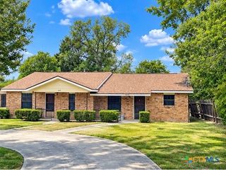 1312 S Mesquite Avenue, New Braunfels, TX 78130