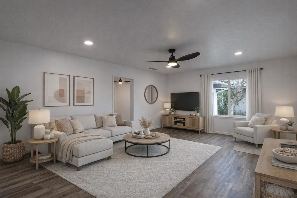 Image 4 of property listing at 1812 W Bellaire Way, Fresno, CA 93705