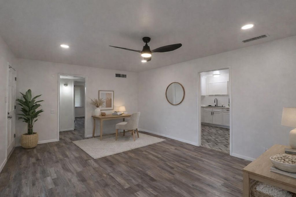 Image 6 of property listing at 1812 W Bellaire Way, Fresno, CA 93705