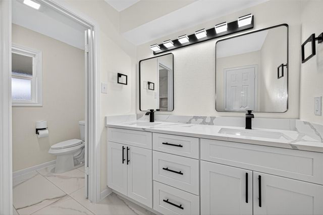 3607 Point Clear Drive, Missouri City, TX 77459