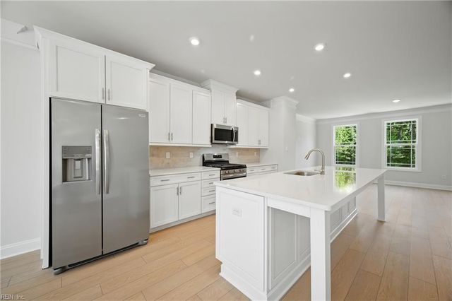 115 Bracewell LN, Yorktown, VA 23692