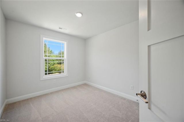 115 Bracewell LN, Yorktown, VA 23692