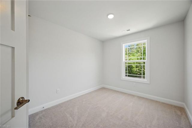115 Bracewell LN, Yorktown, VA 23692