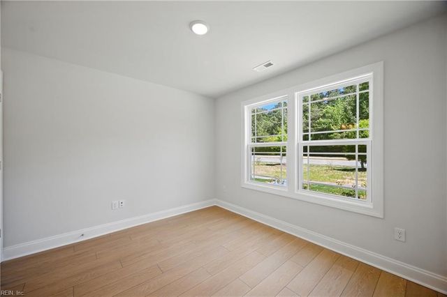 115 Bracewell LN, Yorktown, VA 23692
