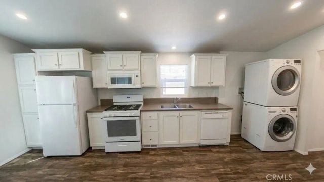 2767 W 1st 12, Santa Ana, CA 92703