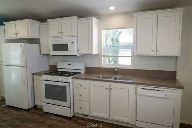 2767 W 1st 12, Santa Ana, CA 92703