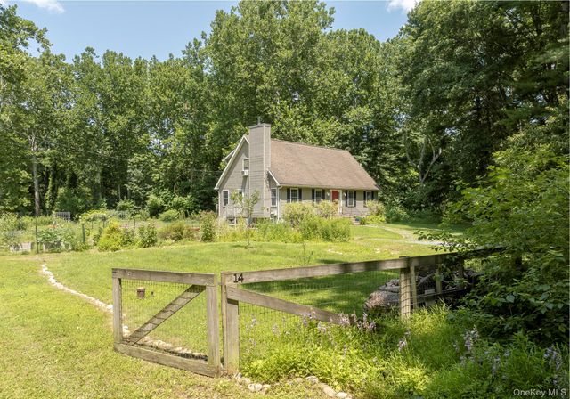 13-14 Creekside Place, Pleasant Valley, NY 12569