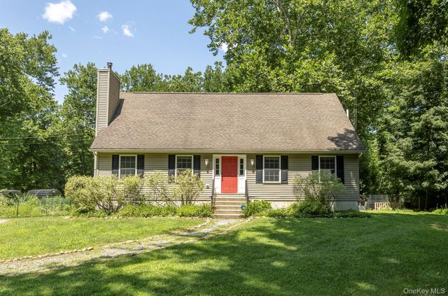 13-14 Creekside Place, Pleasant Valley, NY 12569