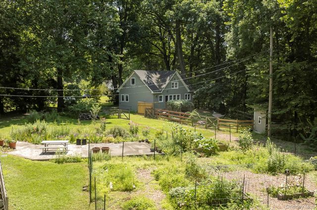 13-14 Creekside Place, Pleasant Valley, NY 12569