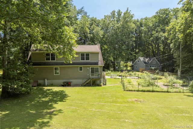 13-14 Creekside Place, Pleasant Valley, NY 12569