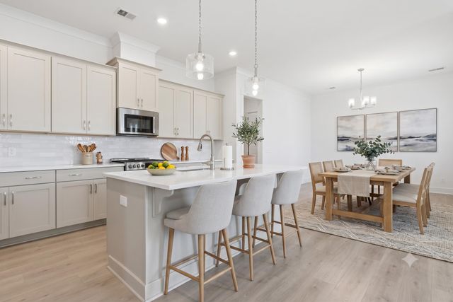 601 Blueway Avenue, Summerville, SC 29486