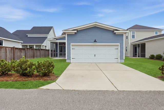 601 Blueway Avenue, Summerville, SC 29486