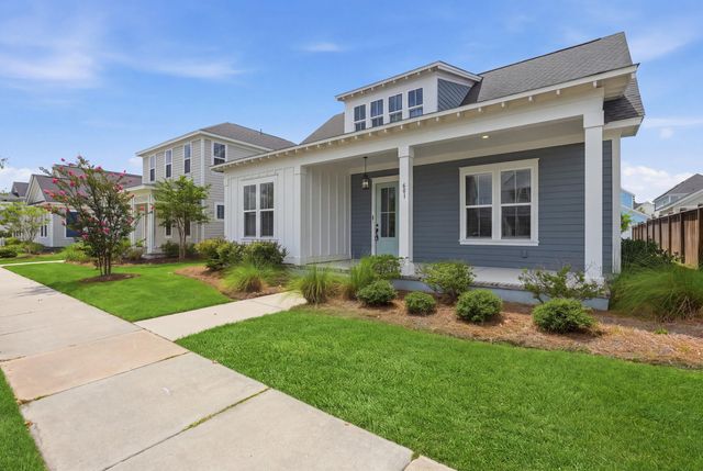 601 Blueway Avenue, Summerville, SC 29486