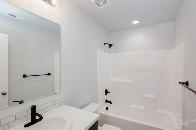 1628 SW Pegasus Peak Ave, Mountain Home, ID 83647