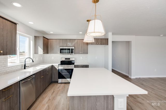 1628 SW Pegasus Peak Ave, Mountain Home, ID 83647